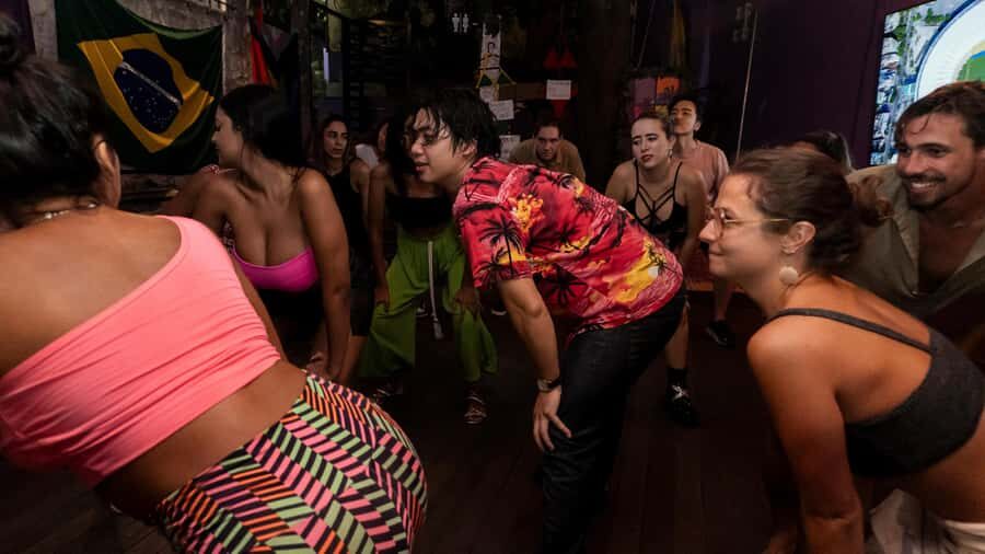 Rio Experience: Caipirinha Workshop (2 Caipis) + Funk Class - Who this is best for