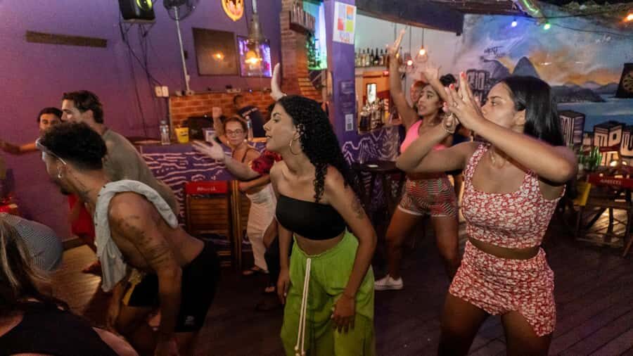 Rio Experience: Caipirinha Workshop (2 Caipis) + Funk Class - How to keep the night rolling: Lapa after the class