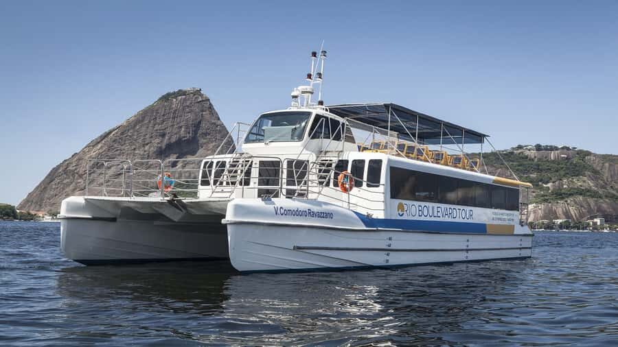Rio: Guanabara Bay Boat Tour - Looking toward Niterói: bridge views and the Concha Acústica angle