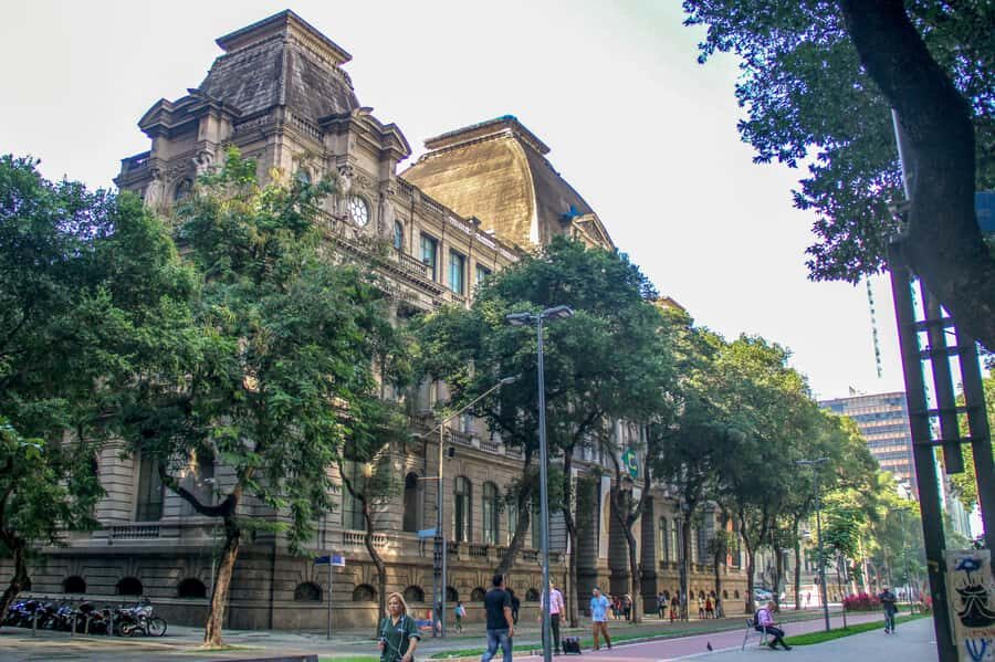 Rio: Historical Walking Tour - Praça XV, the Imperial Palace, and Mestre Valentim’s Fountain