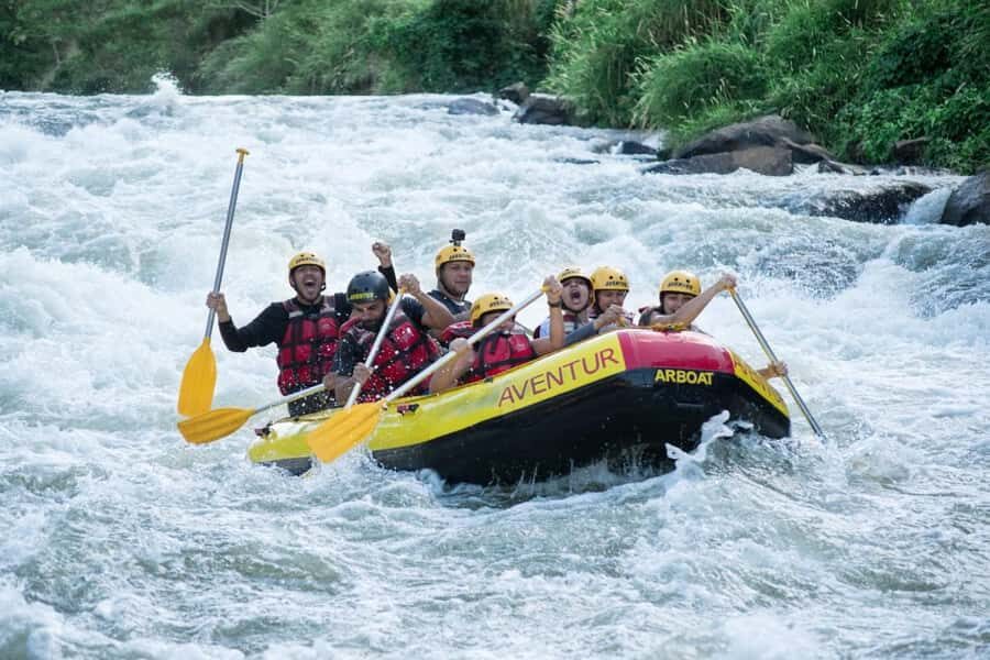Rio: White Water Rafting Adventure tour in Rio de Janeiro - Why this rafting day feels like a mini escape from Rio