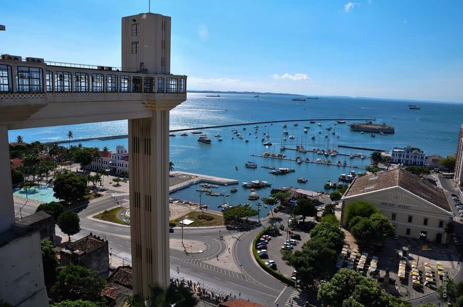 Salvador, Bahia: A amazing Walking Tour! - Starting at Elevador Lacerda: the shortcut that explains the city