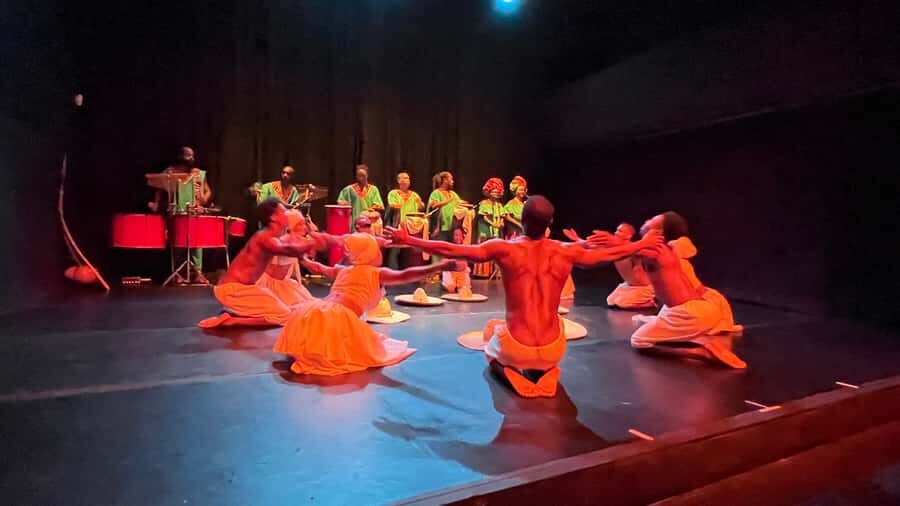 Salvador by Night: Cultural Dinner and Show - The show: drumming, African-inspired dances, and the story in motion