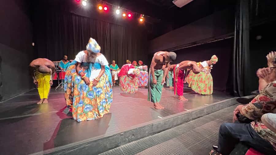 Salvador by Night: Cultural Dinner and Show - Seating comfort and heat: how to avoid a rougher show night
