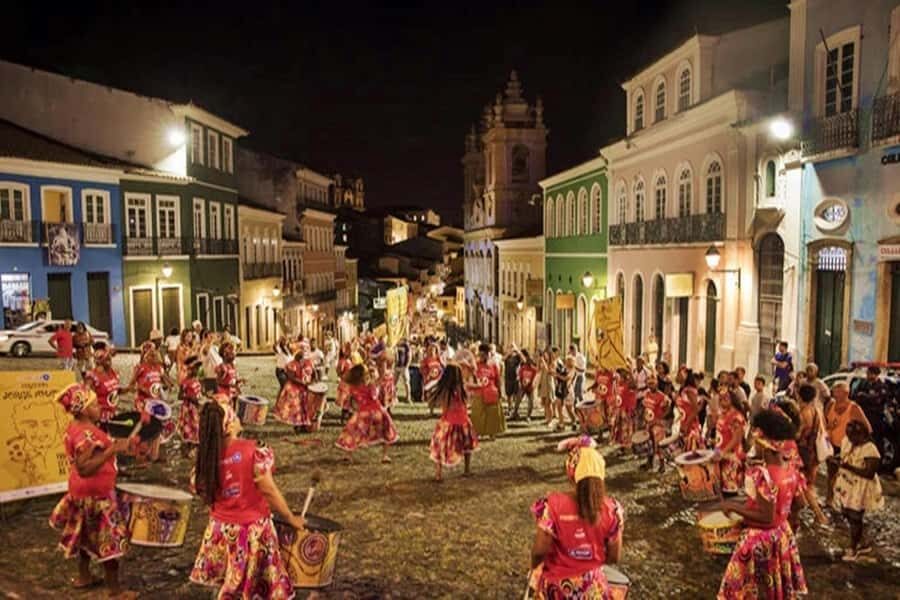 Salvador by Night: Pelourinho & Old Town Tour - What to eat and drink (without paying for a meal plan)