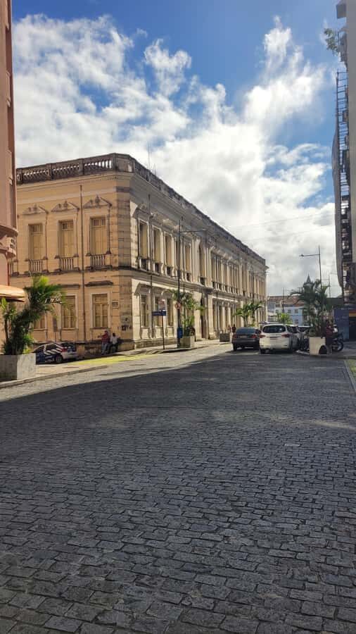 Salvador: Walking Tour Through Pelourinho - Praça Thomé de Souza and the Palácio do Primeiro Governo
