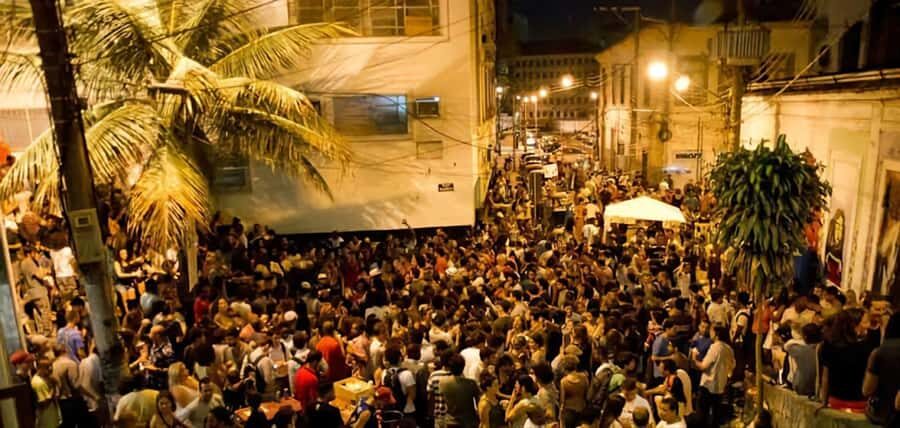 Samba Night in Pedra do Sal with 1 free caipirinha - The Saúde walking portion: history you can actually follow