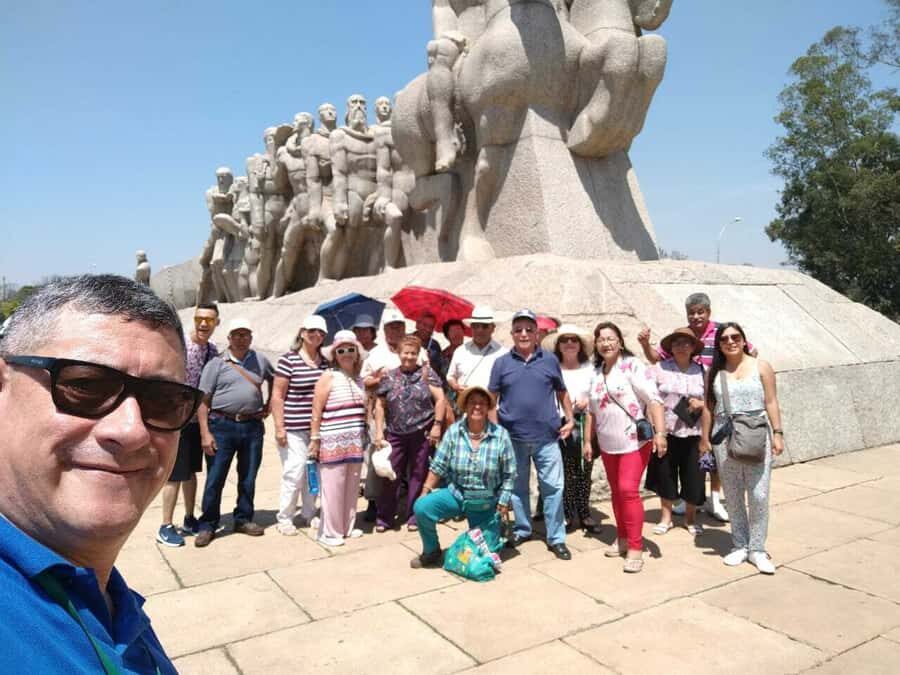 Santos: Private 8-hour São Paulo Overview - Ibirapuera Park and the Obelisk: your first big landmarks