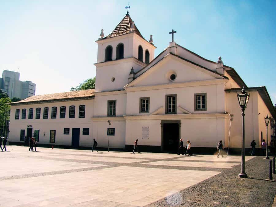 São Paulo: City Highlights Guided Tour - House of Roses and poetry stop: a calmer cultural break