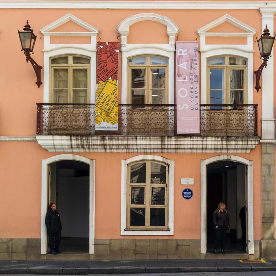 Sao Paulo: Downtown-Center Walking Tour | 2 Hours - English - Mosteiro de São Bento and the Bank of Brazil Cultural Center: old tradition meets modern institutions