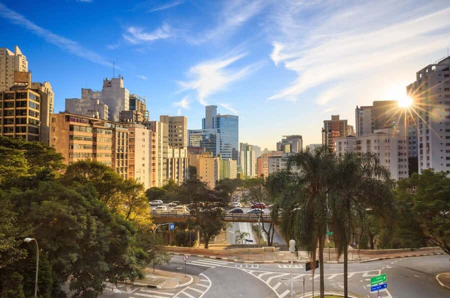 São Paulo: Jewish History Downtown Private Walking Tour - Stories of perseverance: how the guide ties faith to modern São Paulo