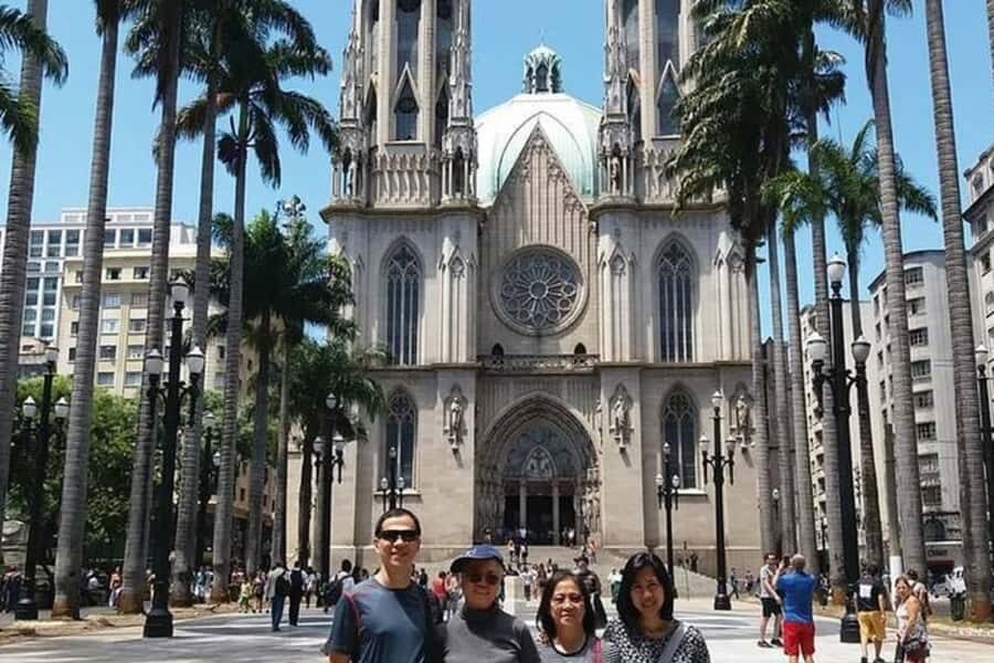 Sao Paulo: Private custom tour with a local guide - Languages and private-group comfort