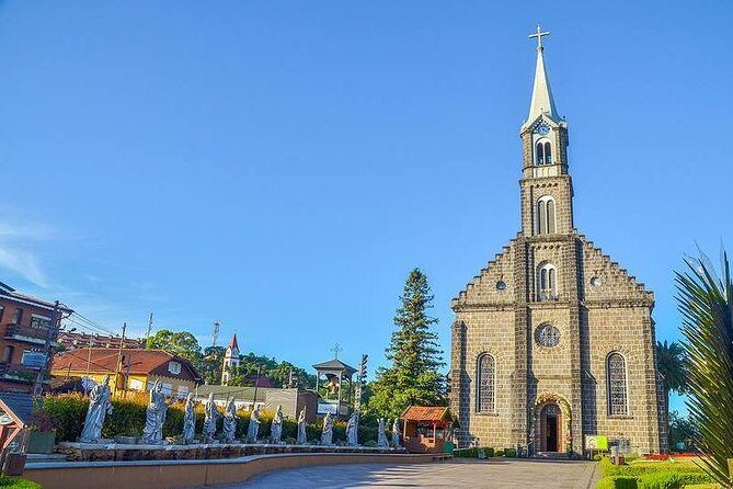 Tour Hortencias cinnamon Private lawn - 1-4 Pax by Fatur Turismo - Chocolate, churches, and sweet-and-silent Gramado breaks