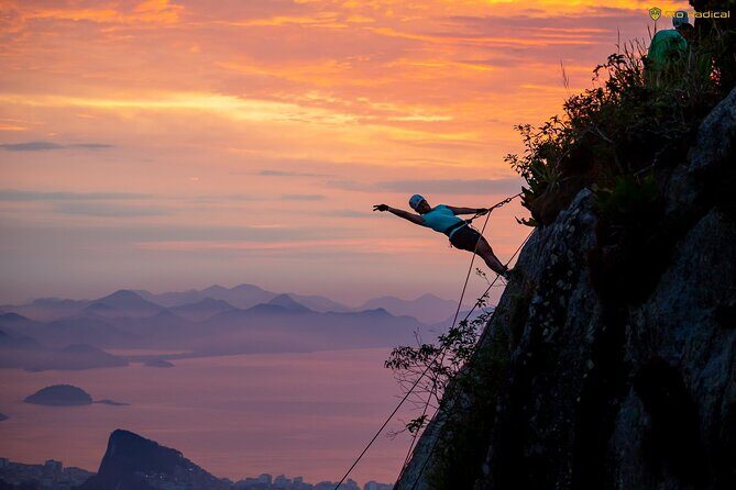 Trail and Rappel on Morro Dois Irmãos - From Praça do Vidigal to Morro Dois Irmãos: how the day starts