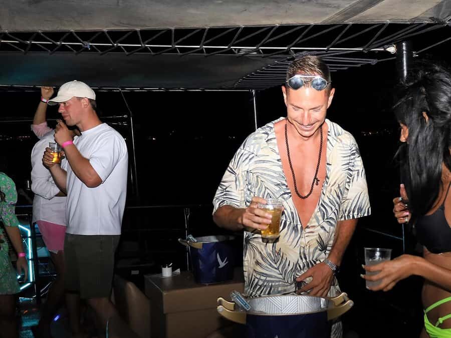 Unforgettable Boat Party - Drinks, Food, and What You Need to Plan Around