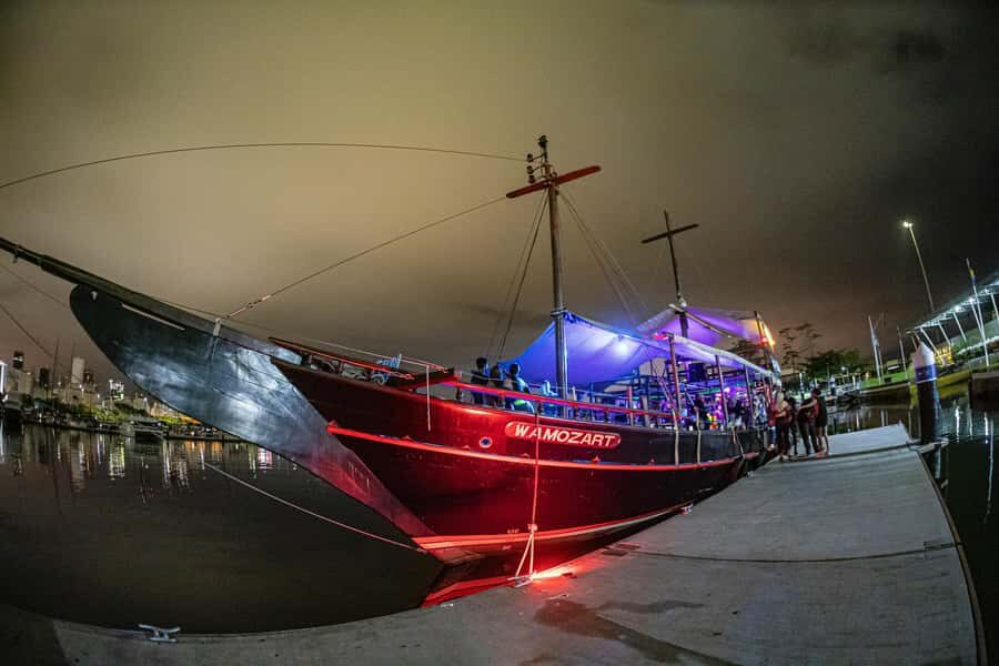 Unforgettable Boat Party - The Guided Start at Marina da Glória: Quick Orientation Before the Party